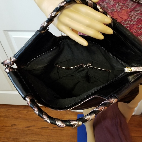 Black handbag - Picture 3 of 3